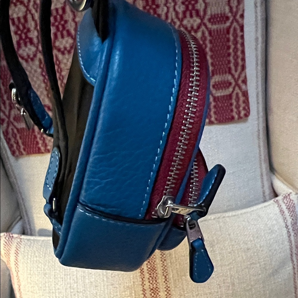 Vintage Coach Teal Leather Backpack/Red Zippered Clip-On Accessory - Picture 8 of 9
